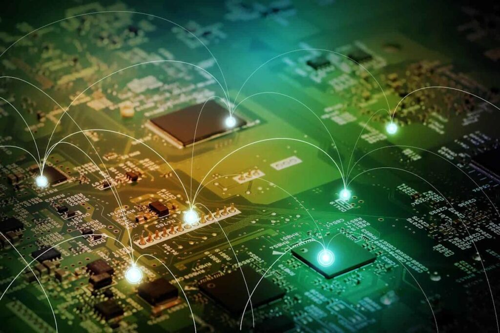 Two RF Chip Giants Fighting for the Same 5G Dollar