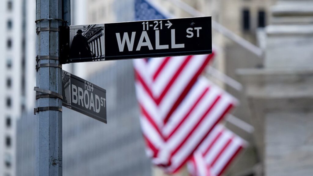 Why stocks moved off their worst levels — plus, a step forward in Honeywell's split
