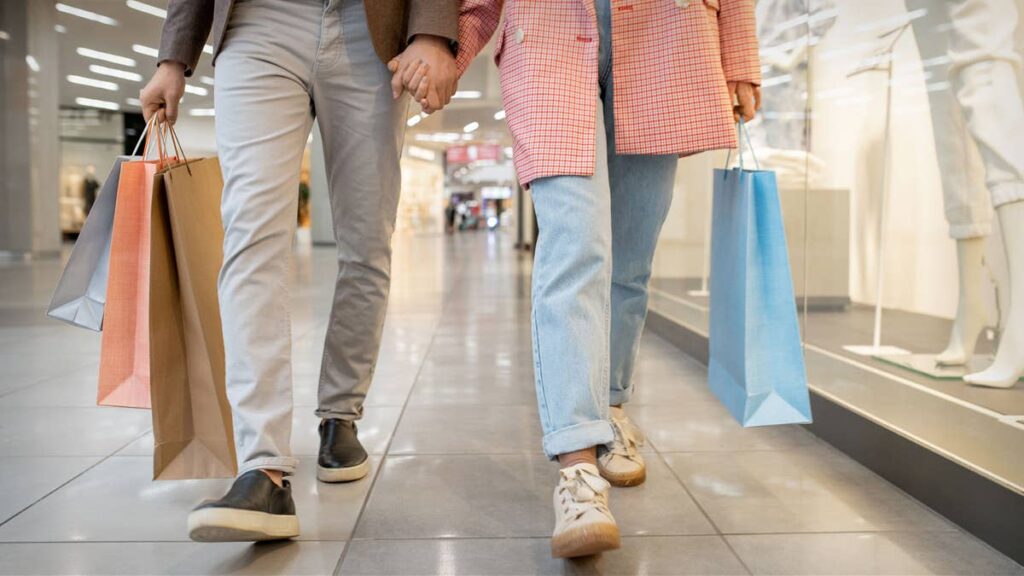 Footwear chain shutters more than 150 stores as mall traffic shifts