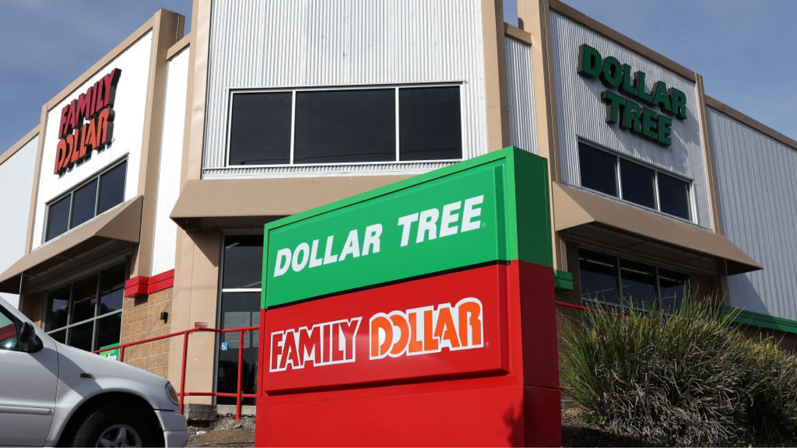 Dollar Tree and Family Dollar Storefront