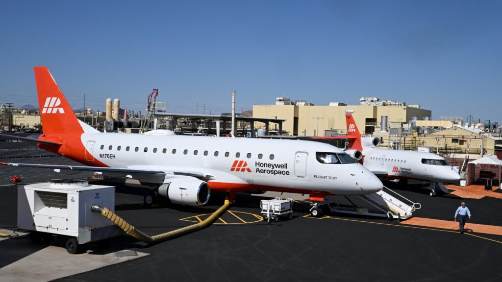 Here's our plan for both Honeywell stocks after a divergent first week of trading