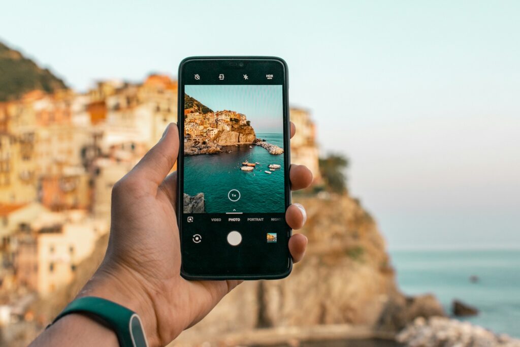 The Hidden Financial Cost of Poor Mobile Connectivity When You Travel in 2026
