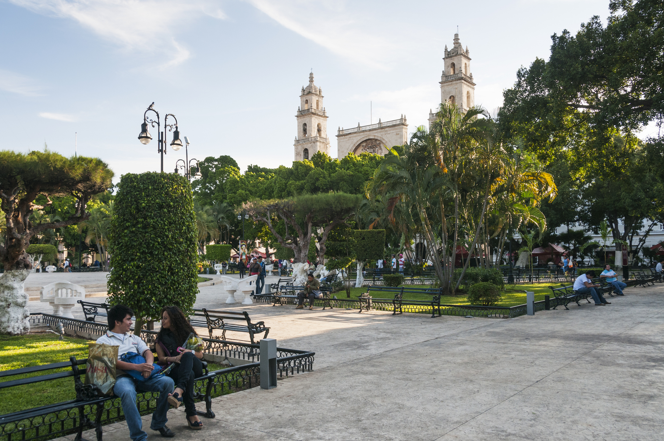 Elk223-1001 Mexico, Yucatan, Merida, Plaza de la Independencia and Cathedral San Ildefonso