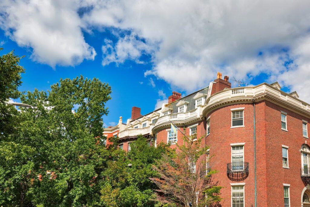 Boston University dorms located close to BU campus