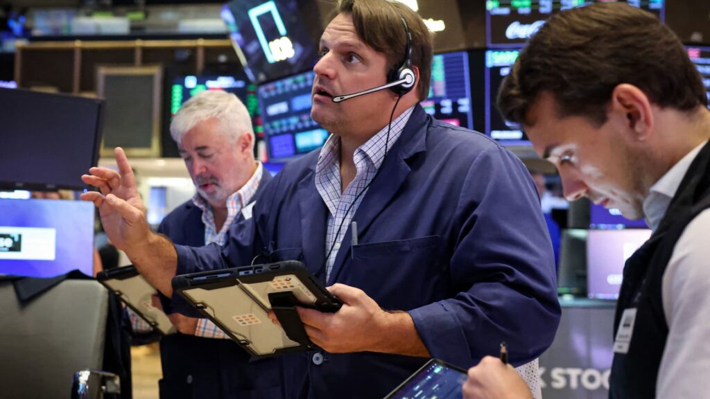 30-year Treasury yield hits highest level since 2004