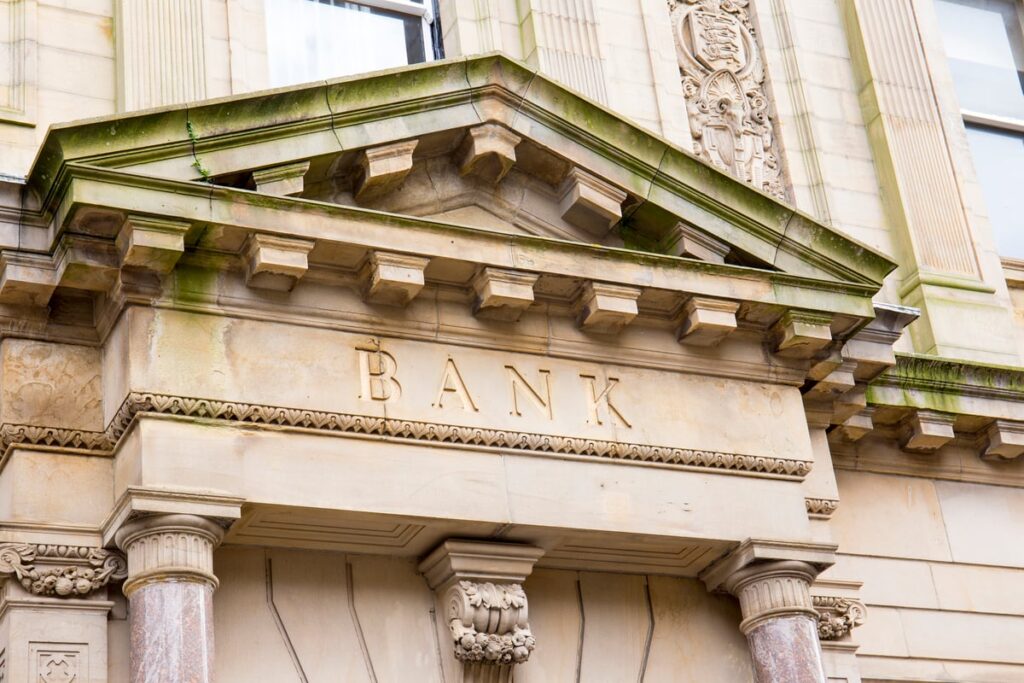 The front exterior of a bank.