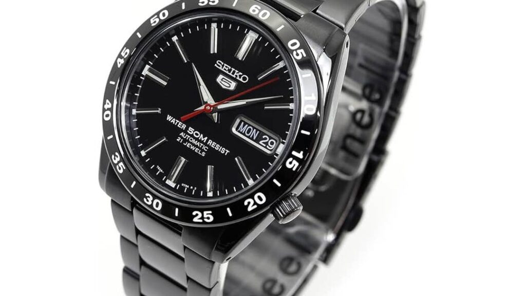 Seiko’s luxury timepiece that makes a 'great everyday watch' is $230 at Amazon