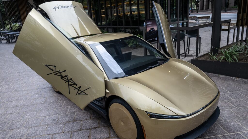 Tesla Cybercab pressure to expand after rocky first month in Austin
