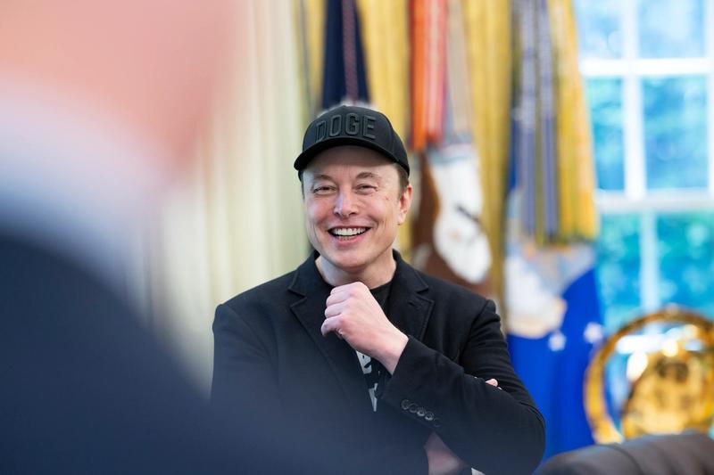 Elon Musk Just Delivered Great News to SpaceX Investors and Bad News to Traditional Telecom Investors